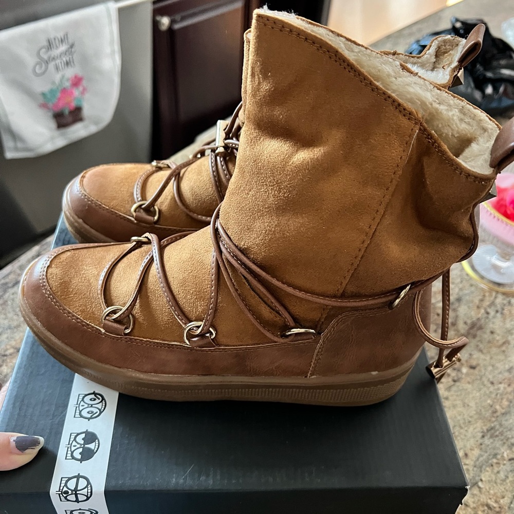 ALPINE BOOTS👢
